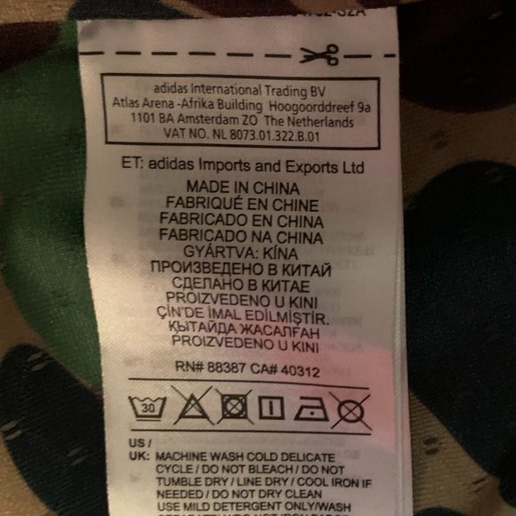 Bape x Adidas Shark Hoodie Limited Edition - Picture 5 of 8